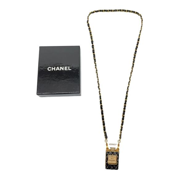 Chanel No.5 Eau de Perfume Mini Bottle Chain Necklace W/Box - Picture 2 of 11